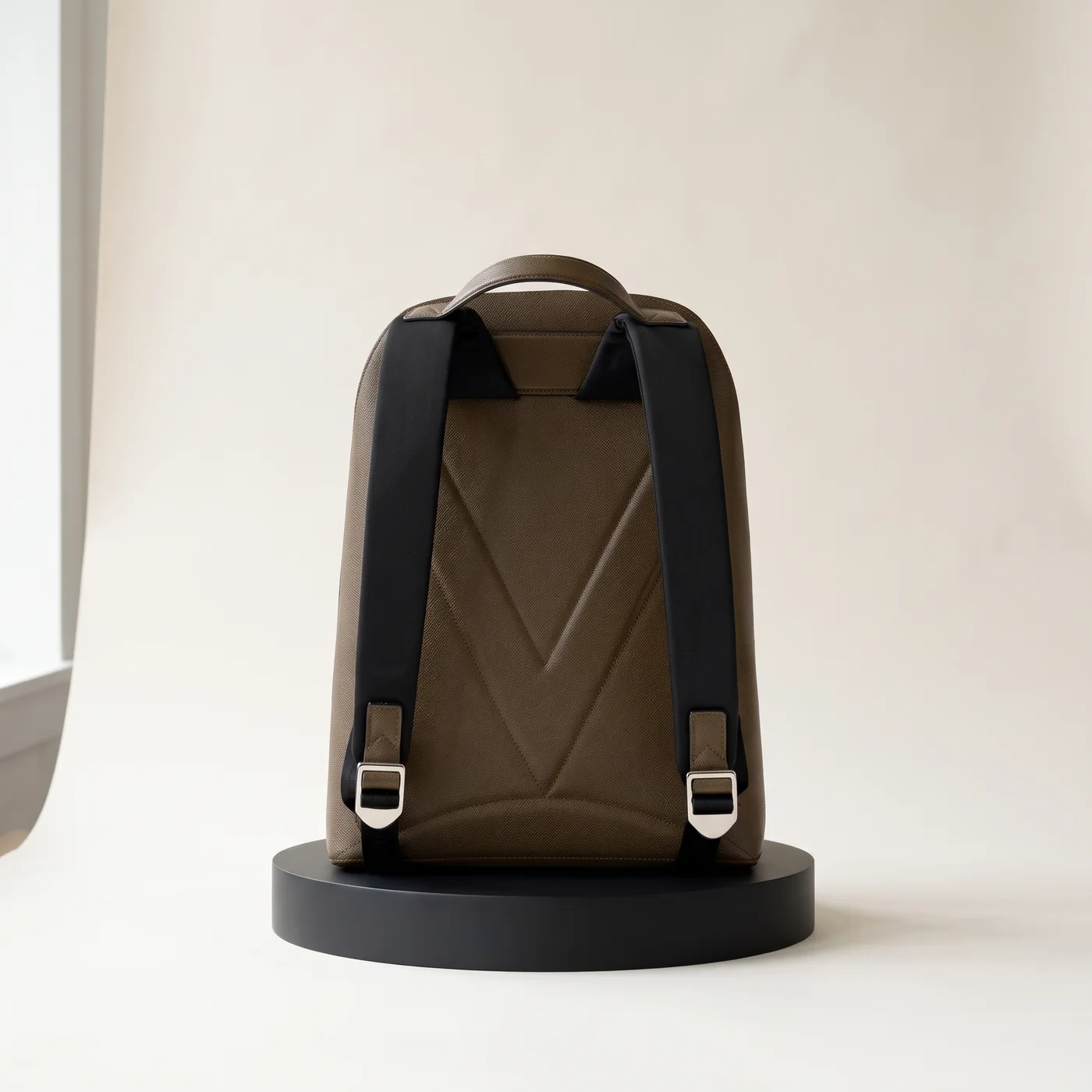 Black V-Line Essential backpack, view