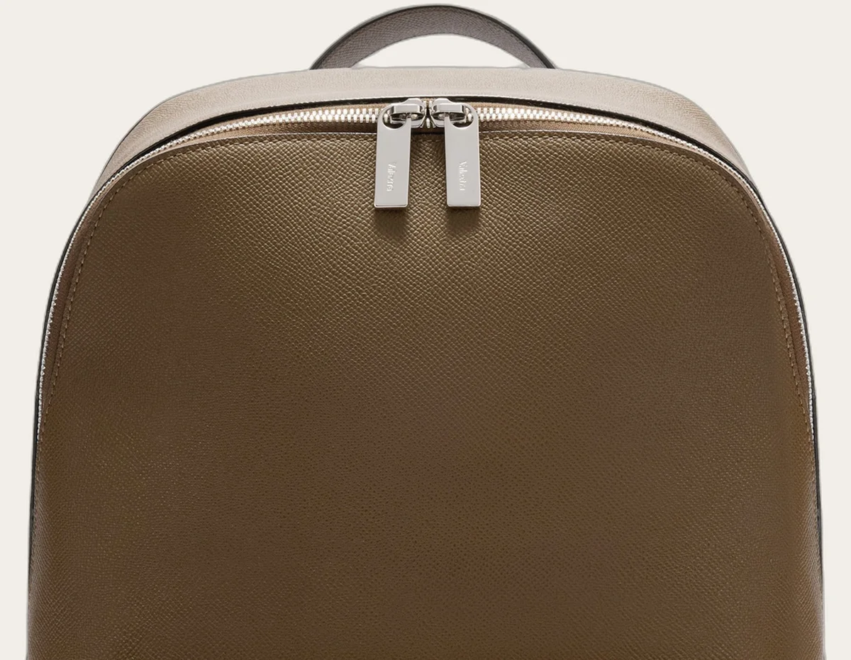 Black V-Line Essential backpack, view