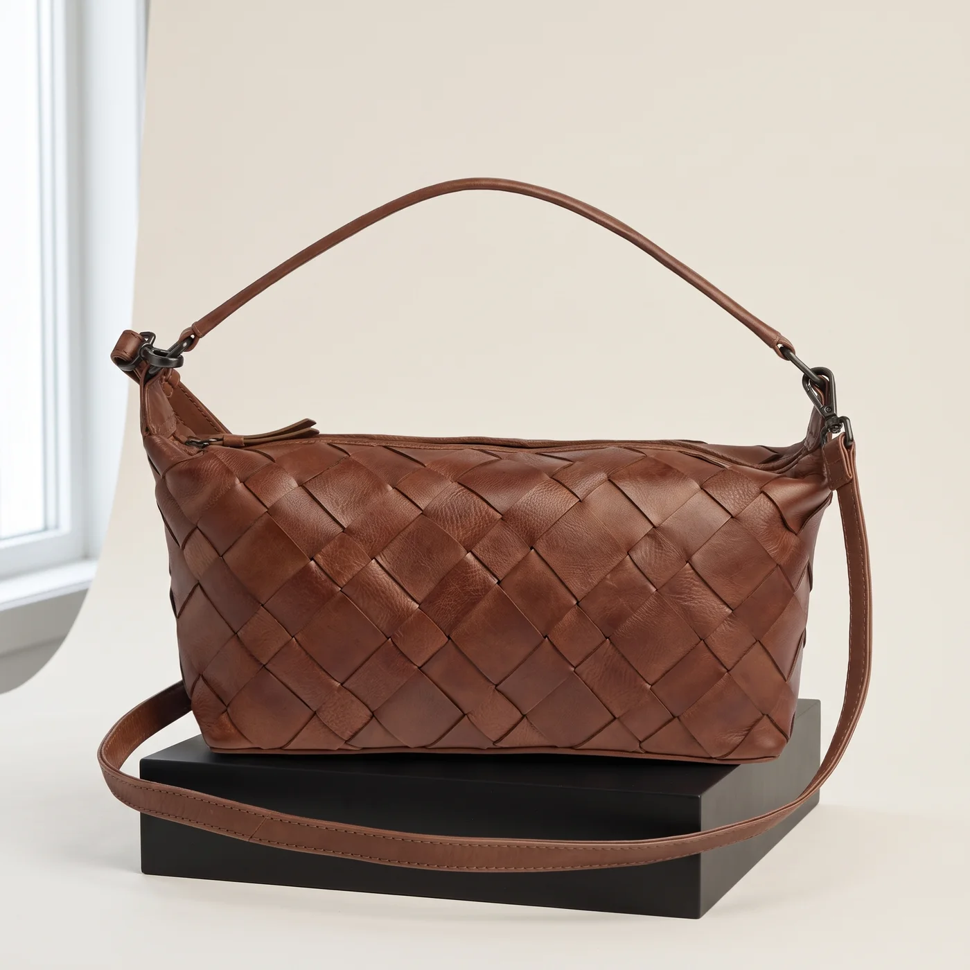 Cognac LotusMBG bag, woven, view