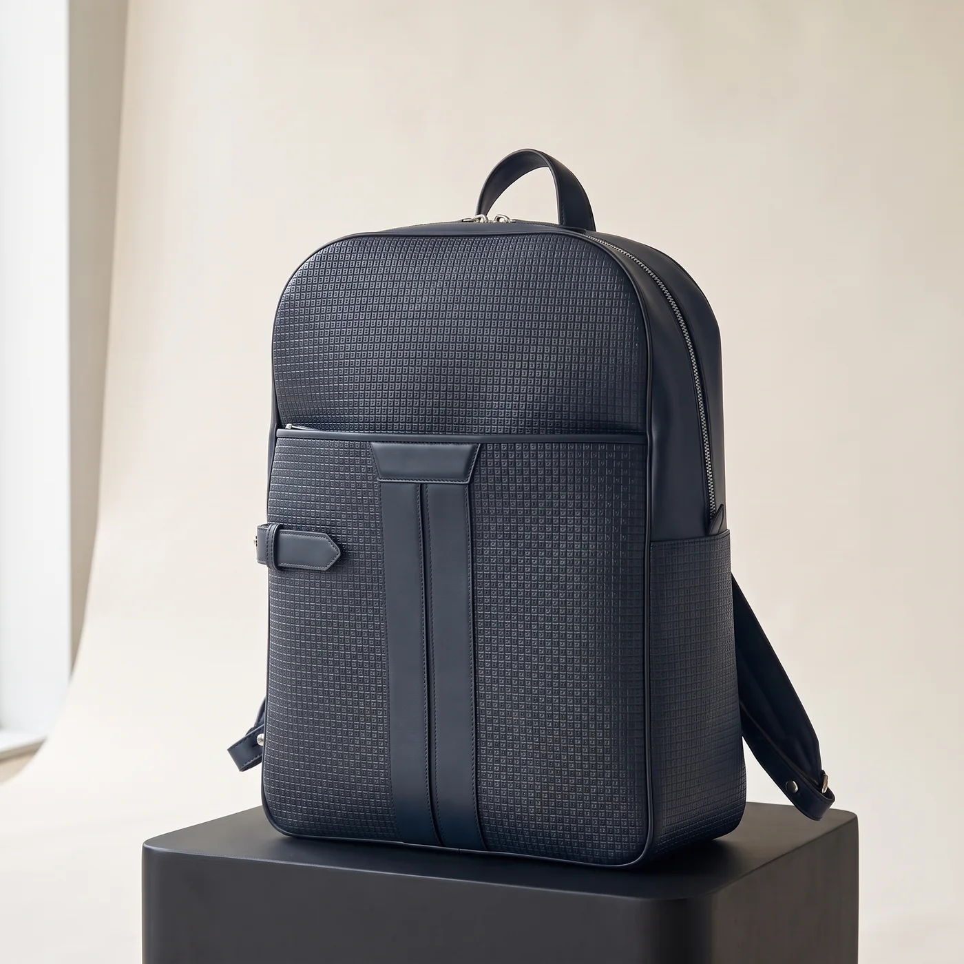 Ocean blue / navy Backpack in Stepan, view