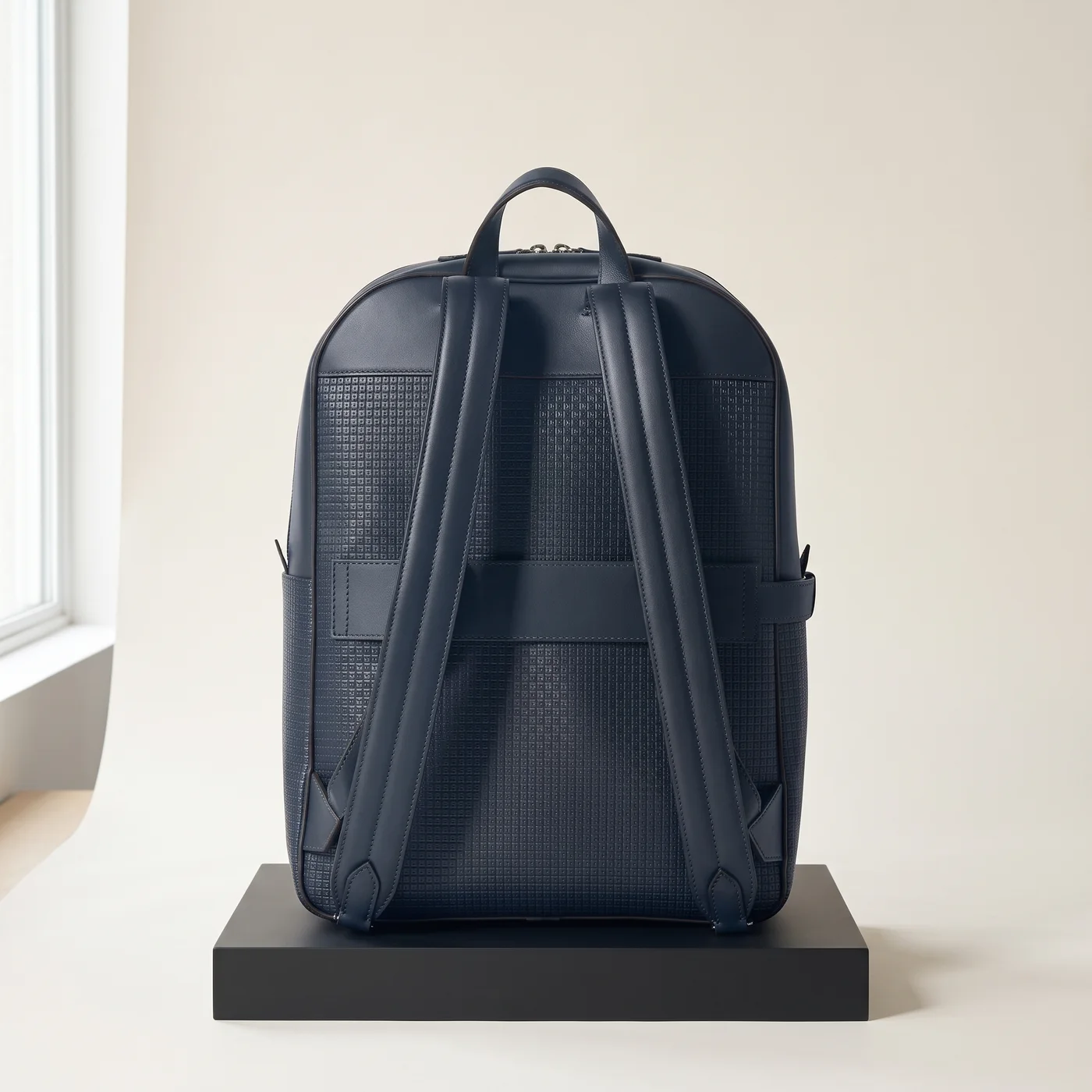 Ocean blue / navy Backpack in Stepan, view