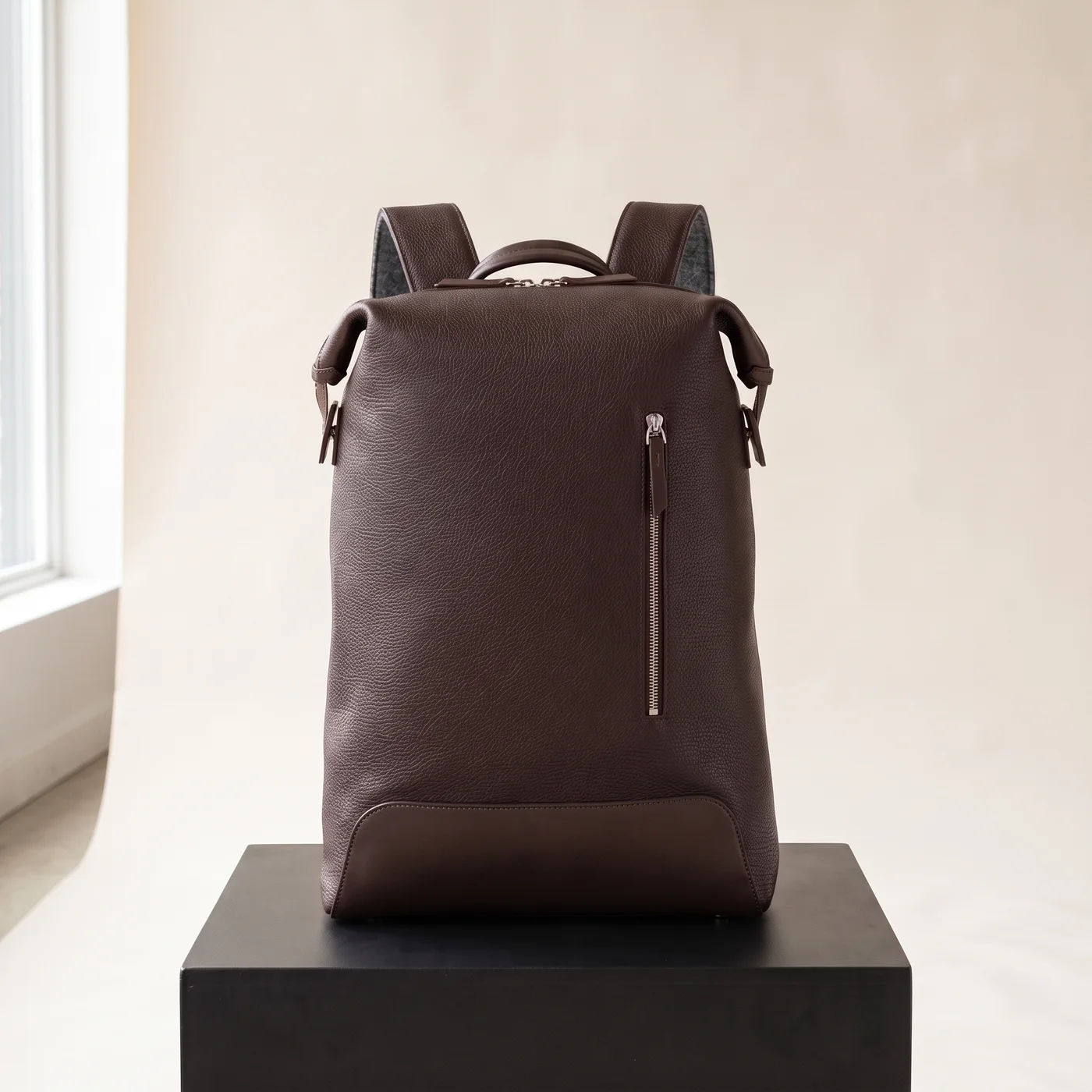 Chestnut Romeo 16" laptop backpack