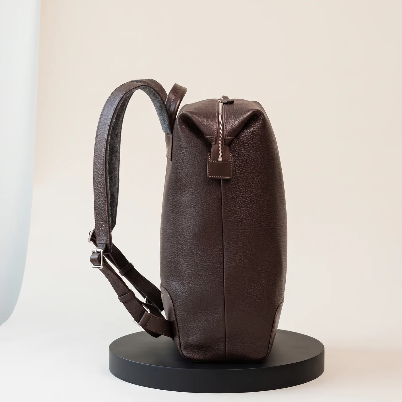 Chestnut Romeo 16" laptop backpack, view