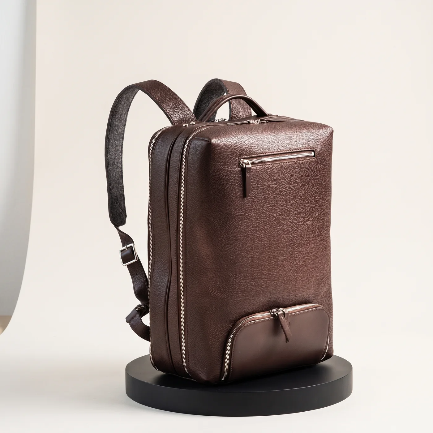 Marron Gaspard 36-hour travel backpack