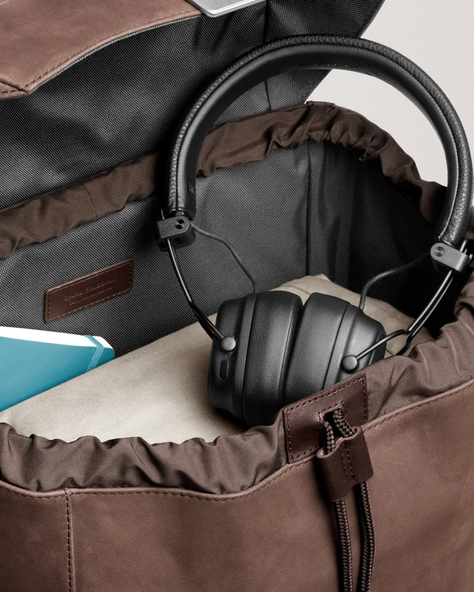 Chocolate Traverse backpack, nubuck, view 2