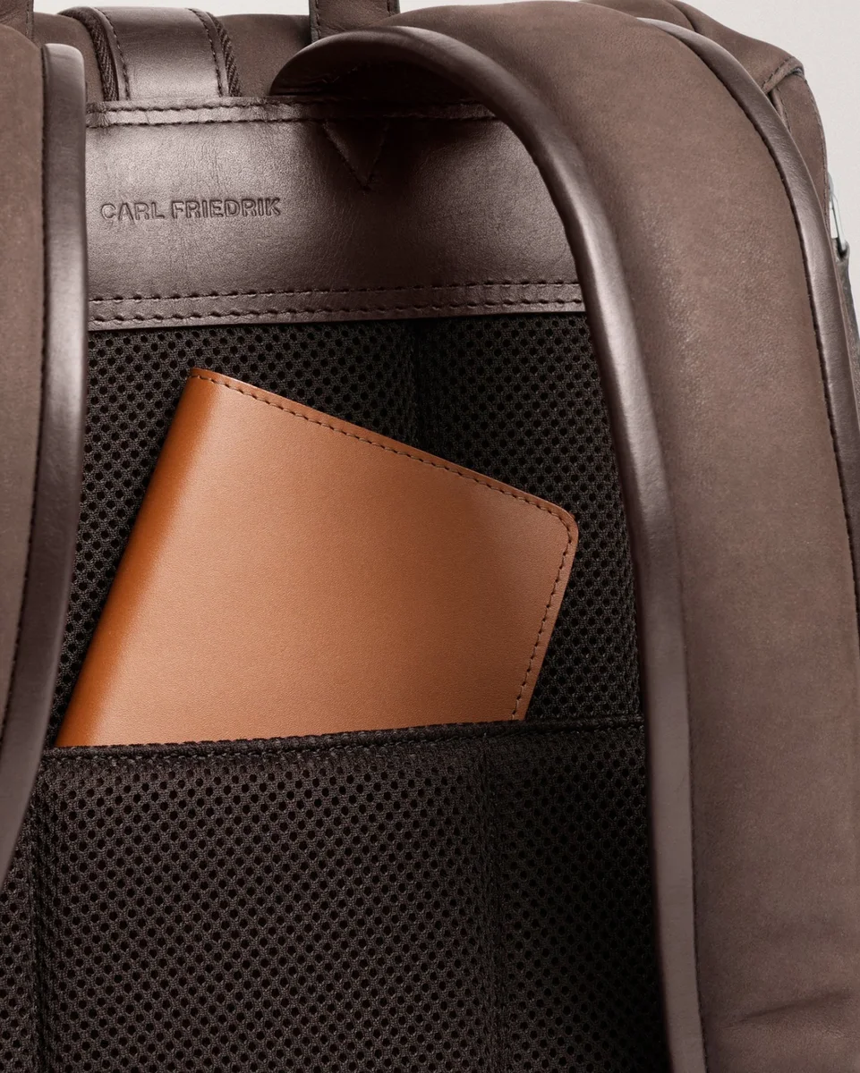 Chocolate Traverse backpack, nubuck, view 2