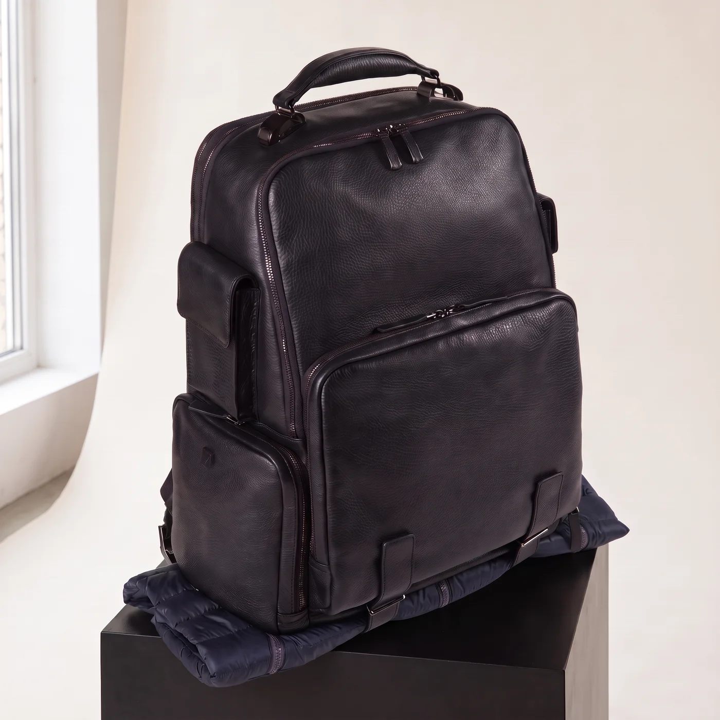 Black Fast-check travel backpack 15.6", view